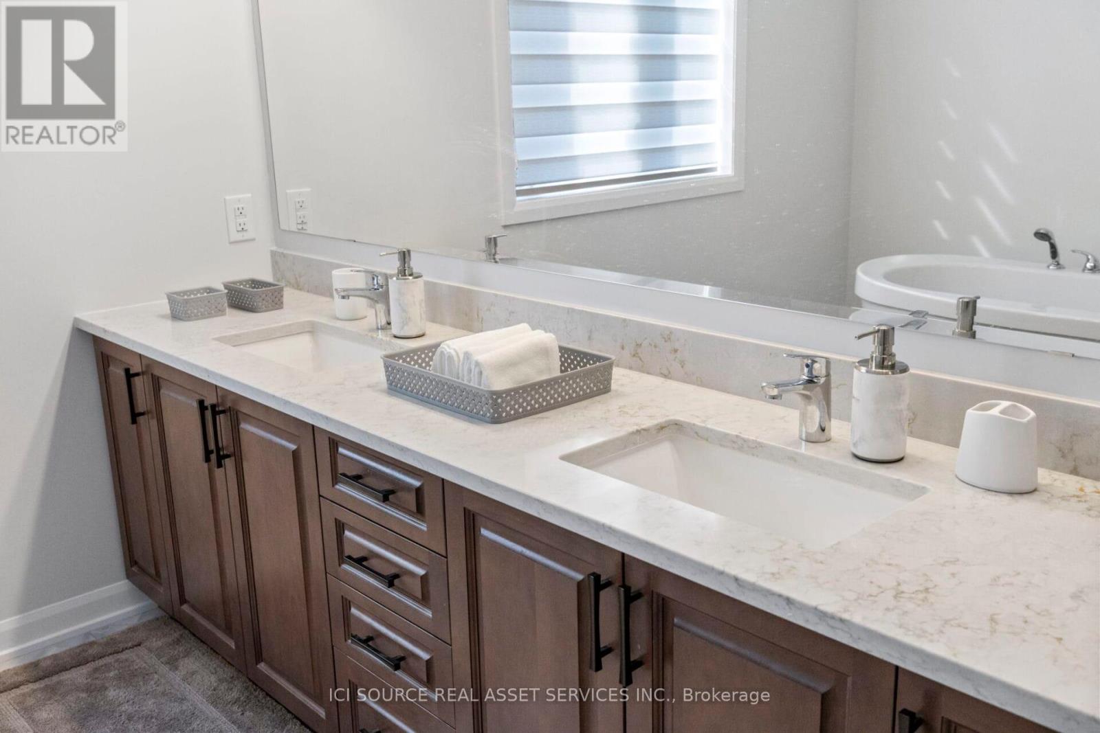 Upper - 733 Coast Circle, Ottawa, Ontario  K4M 0J4 - Photo 25 - X12626598