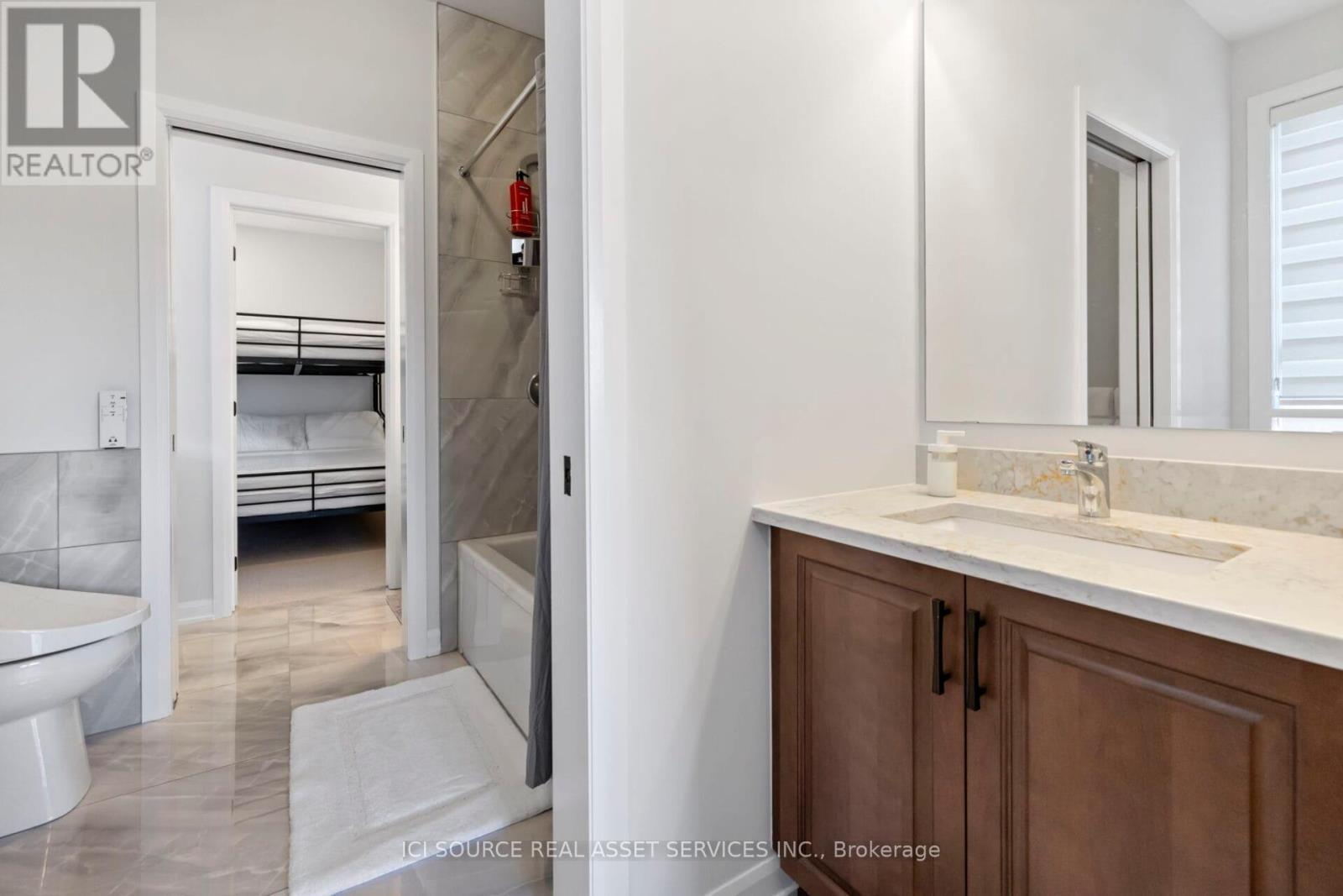 Upper - 733 Coast Circle, Ottawa, Ontario  K4M 0J4 - Photo 26 - X12626598