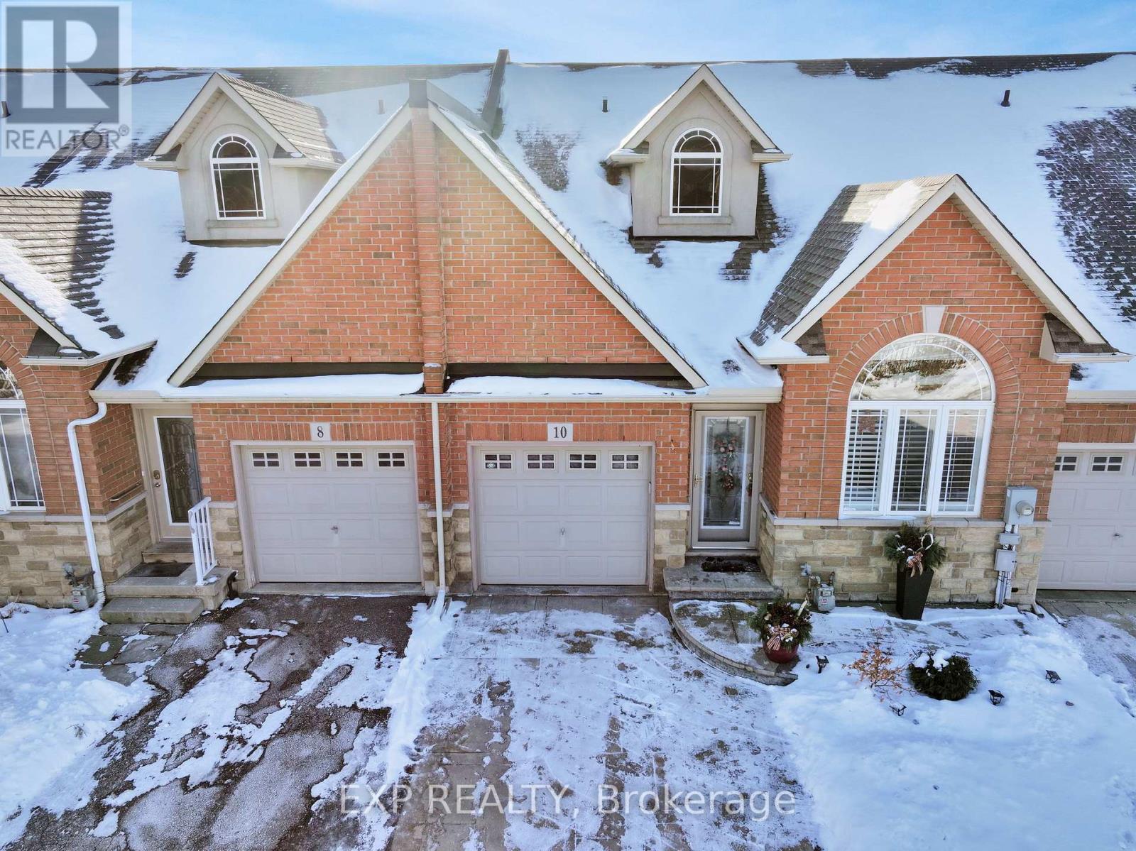 10 LILYVALLEY LANE, Hamilton, Ontario
