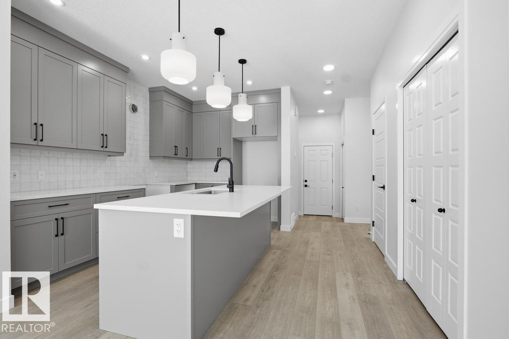 8960 Elves Lo Nw, Edmonton, Alberta T6M 3G3 - Photo 2 - E4466920