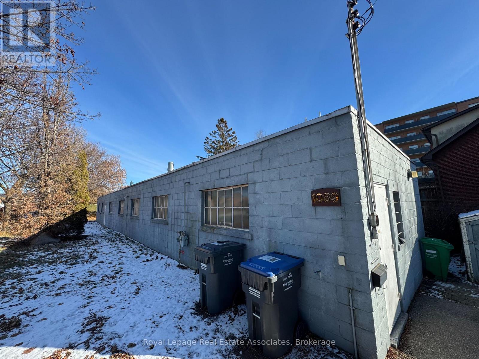 #rear - 1089 Seneca Avenue, Mississauga, Ontario L5G 3X4 - Photo 15 - W12613120