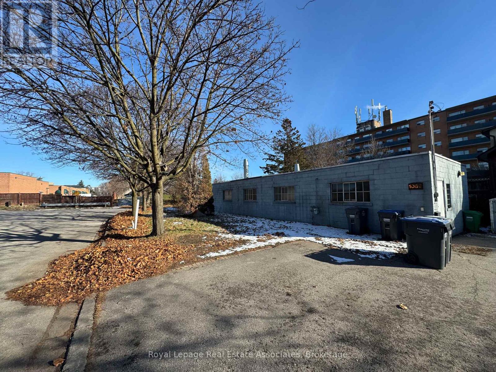 #rear - 1089 Seneca Avenue, Mississauga, Ontario L5G 3X4 - Photo 6 - W12613120