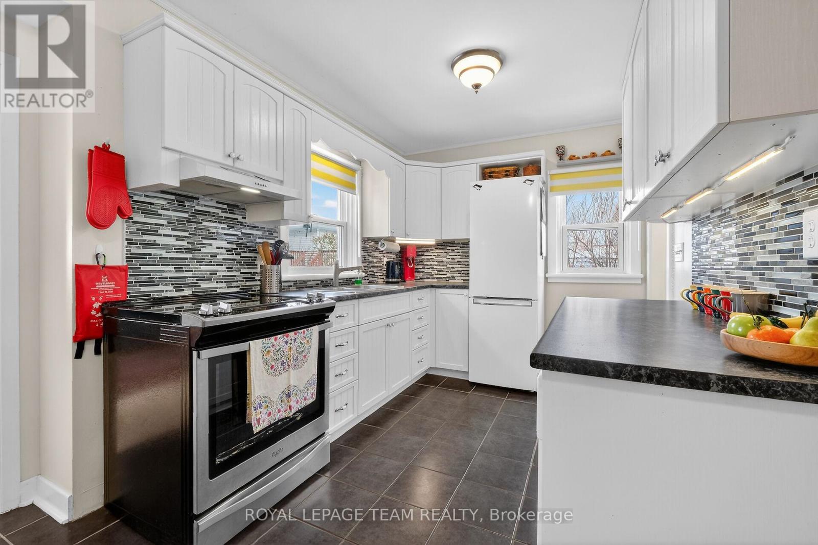 97 Woodward Street, Carleton Place, Ontario K7C 1E7 - Photo 12 - X12626644