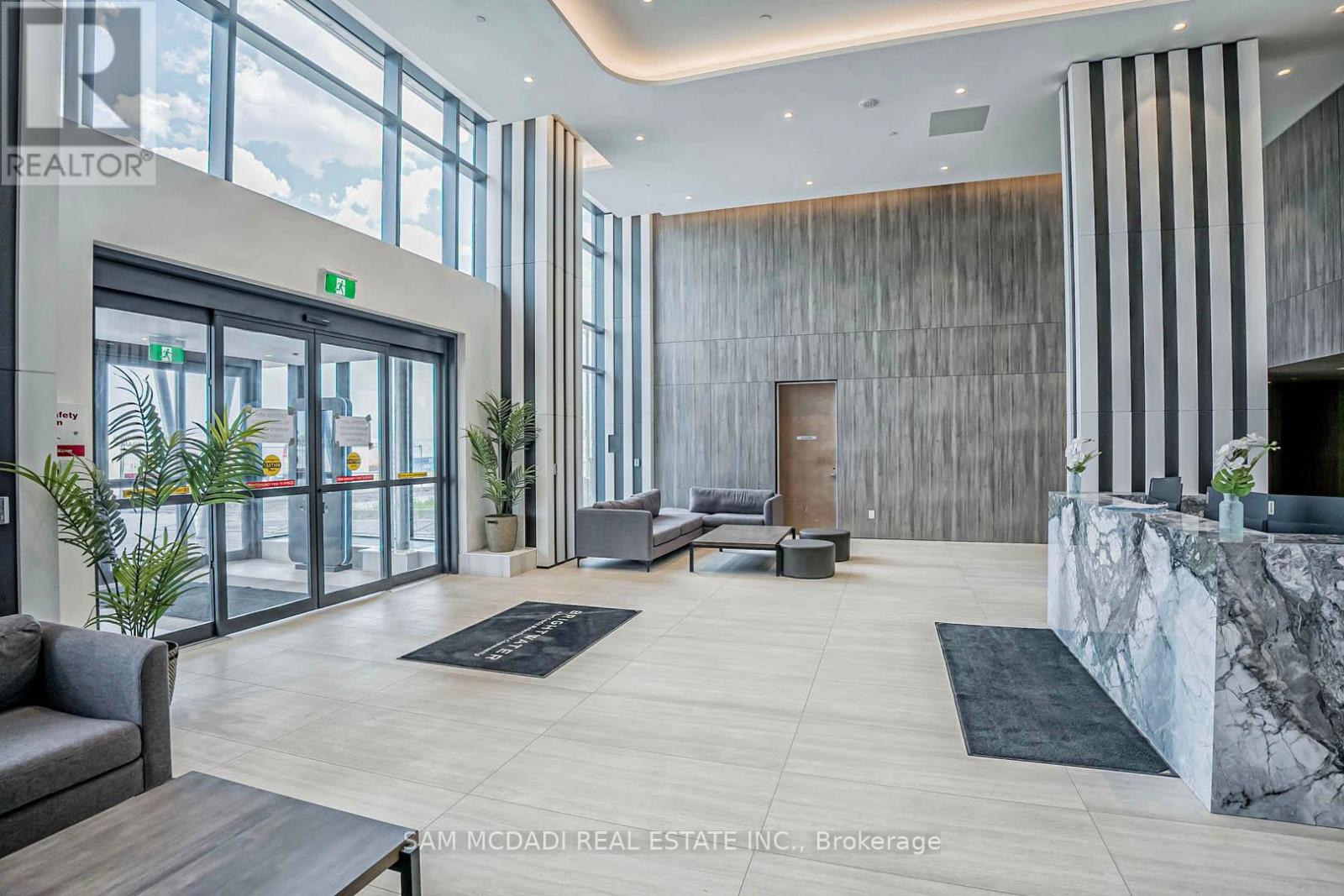 805 - 220 Missinnihe Way, Mississauga, Ontario  L5H 0A9 - Photo 4 - W12594530