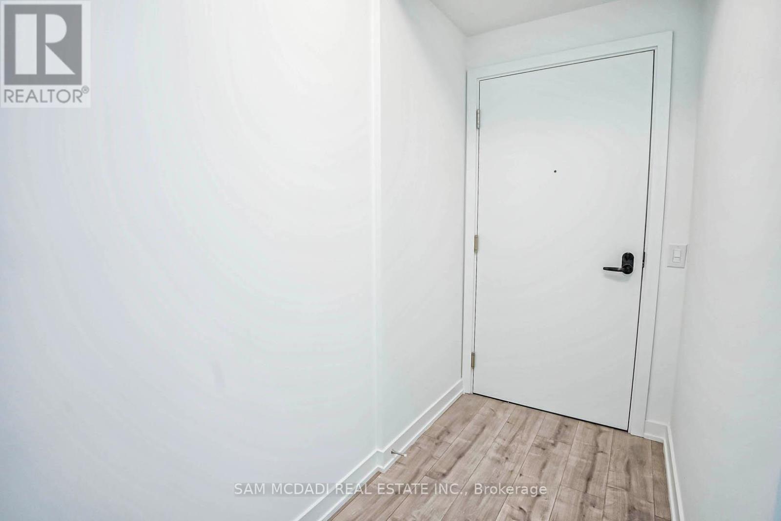 805 - 220 Missinnihe Way, Mississauga, Ontario  L5H 0A9 - Photo 6 - W12594530