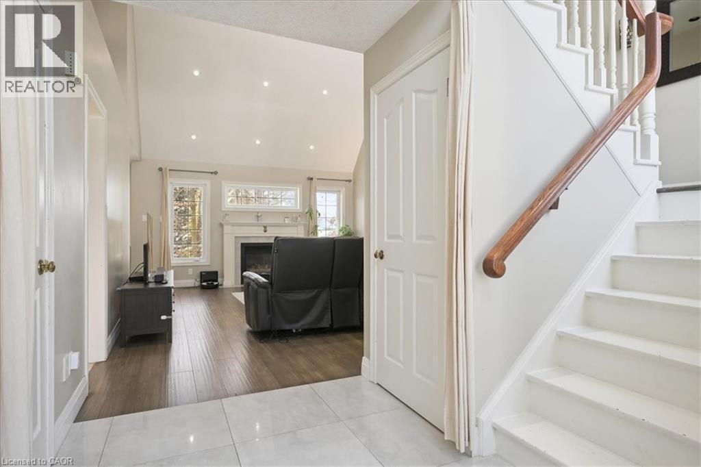 629 Burning Bush Road, Waterloo, Ontario  N2V 2C4 - Photo 11 - 40791354