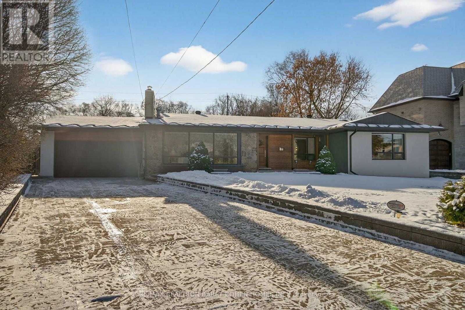 5 Sulgrave Crescent, Toronto, Ontario  M2L 1W5 - Photo 2 - C12626638