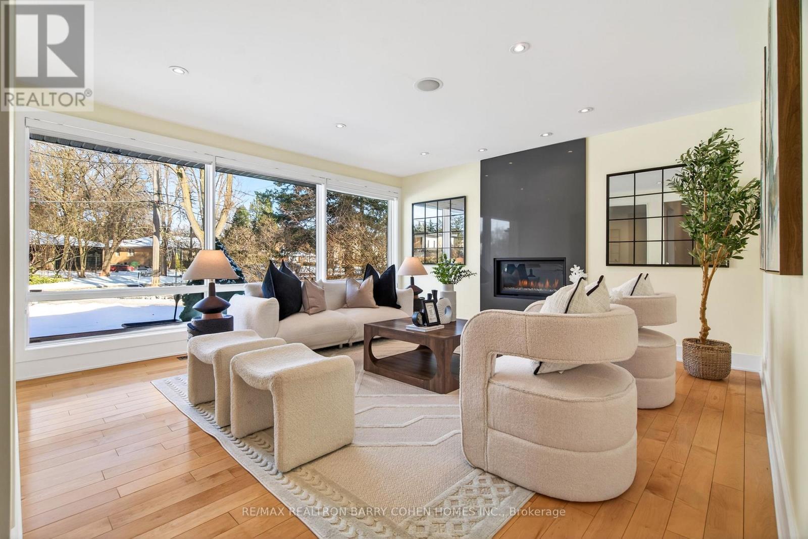 5 Sulgrave Crescent, Toronto, Ontario  M2L 1W5 - Photo 5 - C12626638