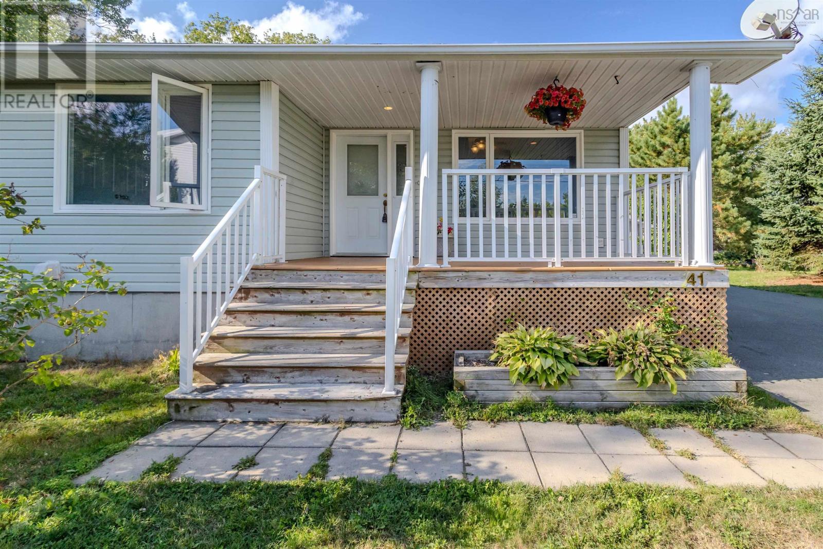 41 Franklyn Drive, Sydney, Nova Scotia B1M 1A6 - Photo 2 - 202522917