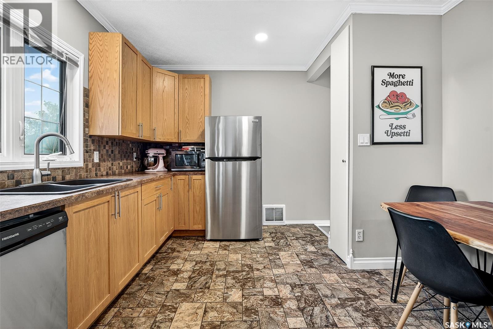 1116 Hochelaga Street W, Moose Jaw, Saskatchewan  S6H 2J2 - Photo 12 - SK025503