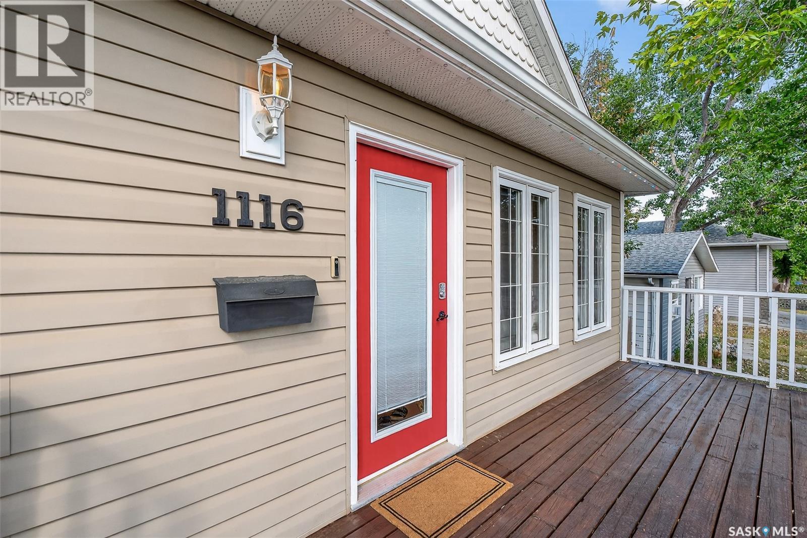 1116 Hochelaga Street W, Moose Jaw, Saskatchewan  S6H 2J2 - Photo 3 - SK025503