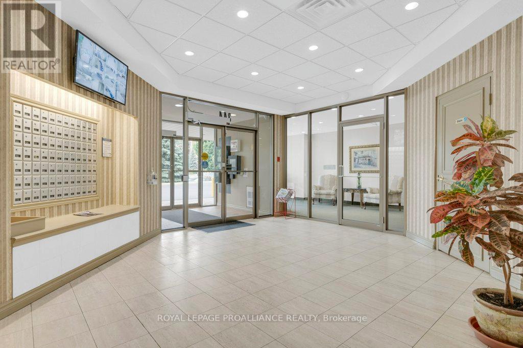 906 - 344 Front Street, Belleville, Ontario  K8N 5M4 - Photo 6 - X12626688