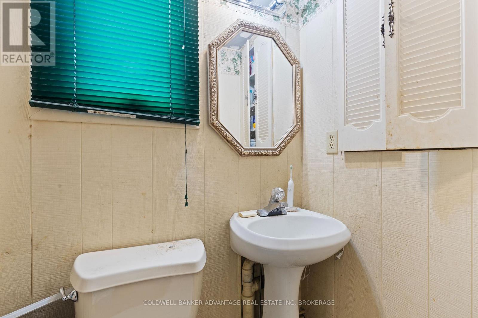 1377 Garrison Road, Fort Erie, Ontario L2A 1P4 - Photo 16 - X12423009