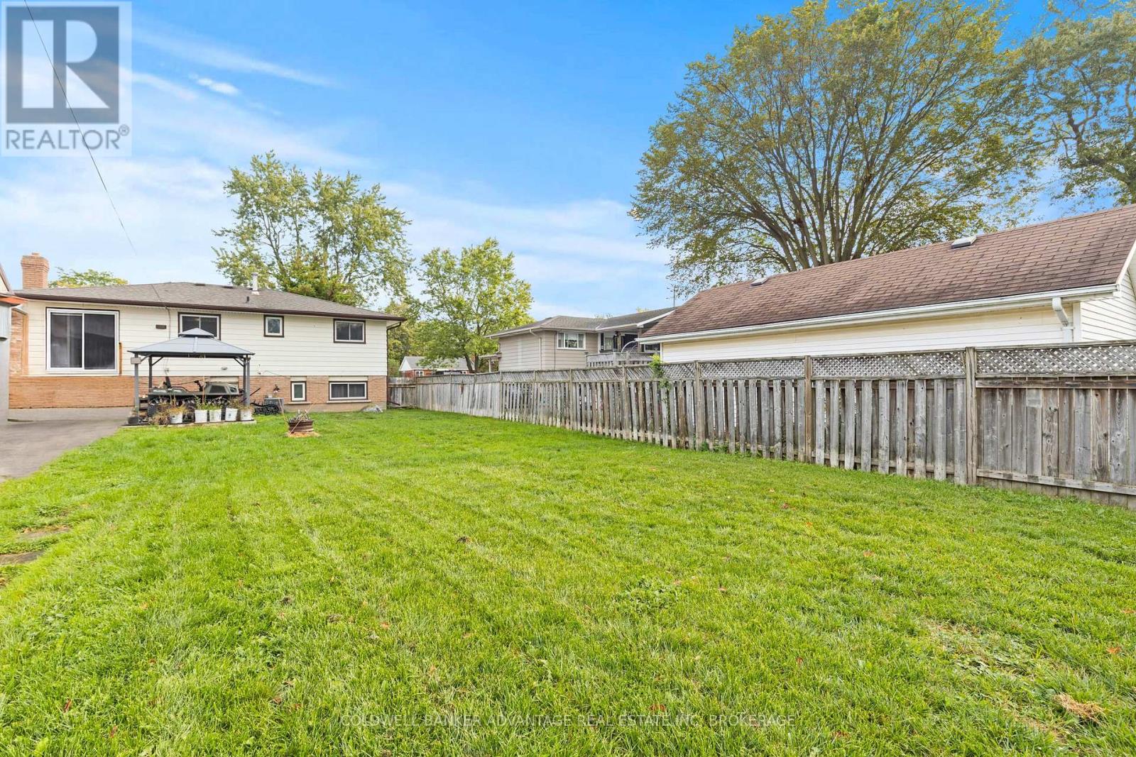 1377 Garrison Road, Fort Erie, Ontario L2A 1P4 - Photo 4 - X12423009