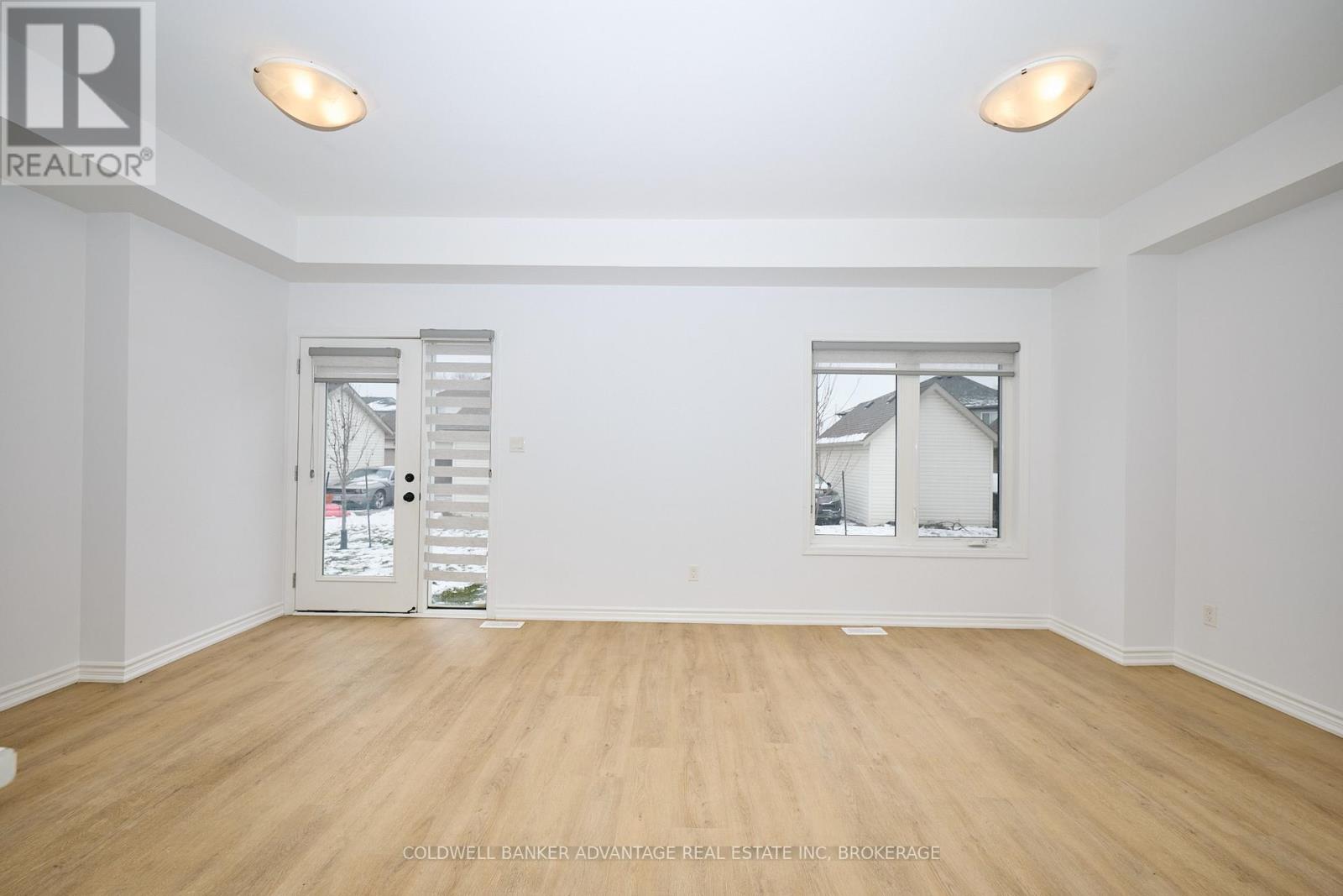 23 Perenack Avenue, Welland, Ontario  L3C 0J2 - Photo 4 - X12626652