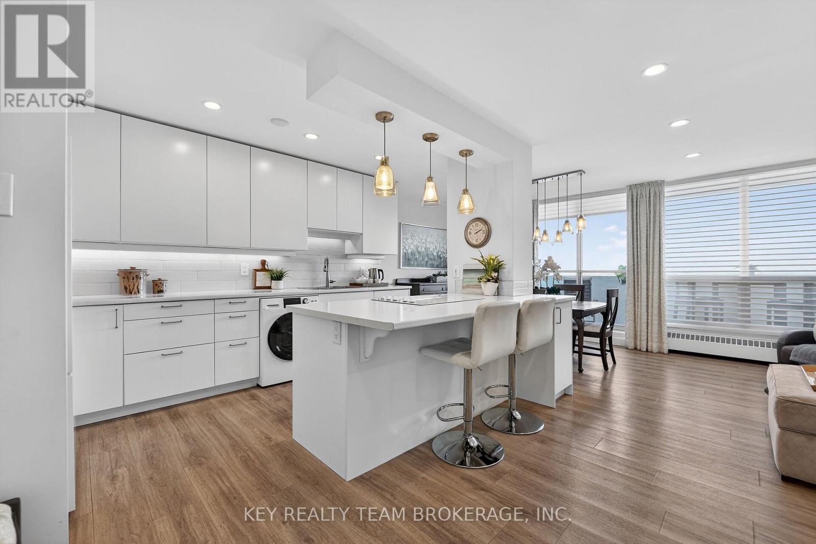 1107 - 15 Towering Heights Boulevard, St. Catharines, Ontario L2T 3G7 - Photo 1 - X12626654