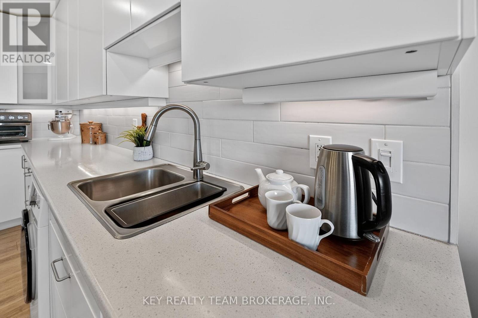 1107 - 15 Towering Heights Boulevard, St. Catharines, Ontario L2T 3G7 - Photo 2 - X12626654