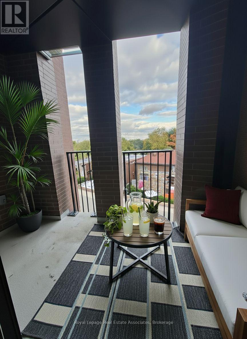 404 - 1720 Bayview Avenue, Toronto, Ontario  M4G 3C4 - Photo 4 - C12626650