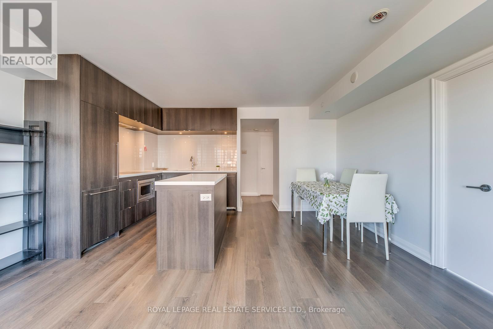 2213 - 155 Yorkville Avenue, Toronto, Ontario  M5R 1C4 - Photo 7 - C12626664