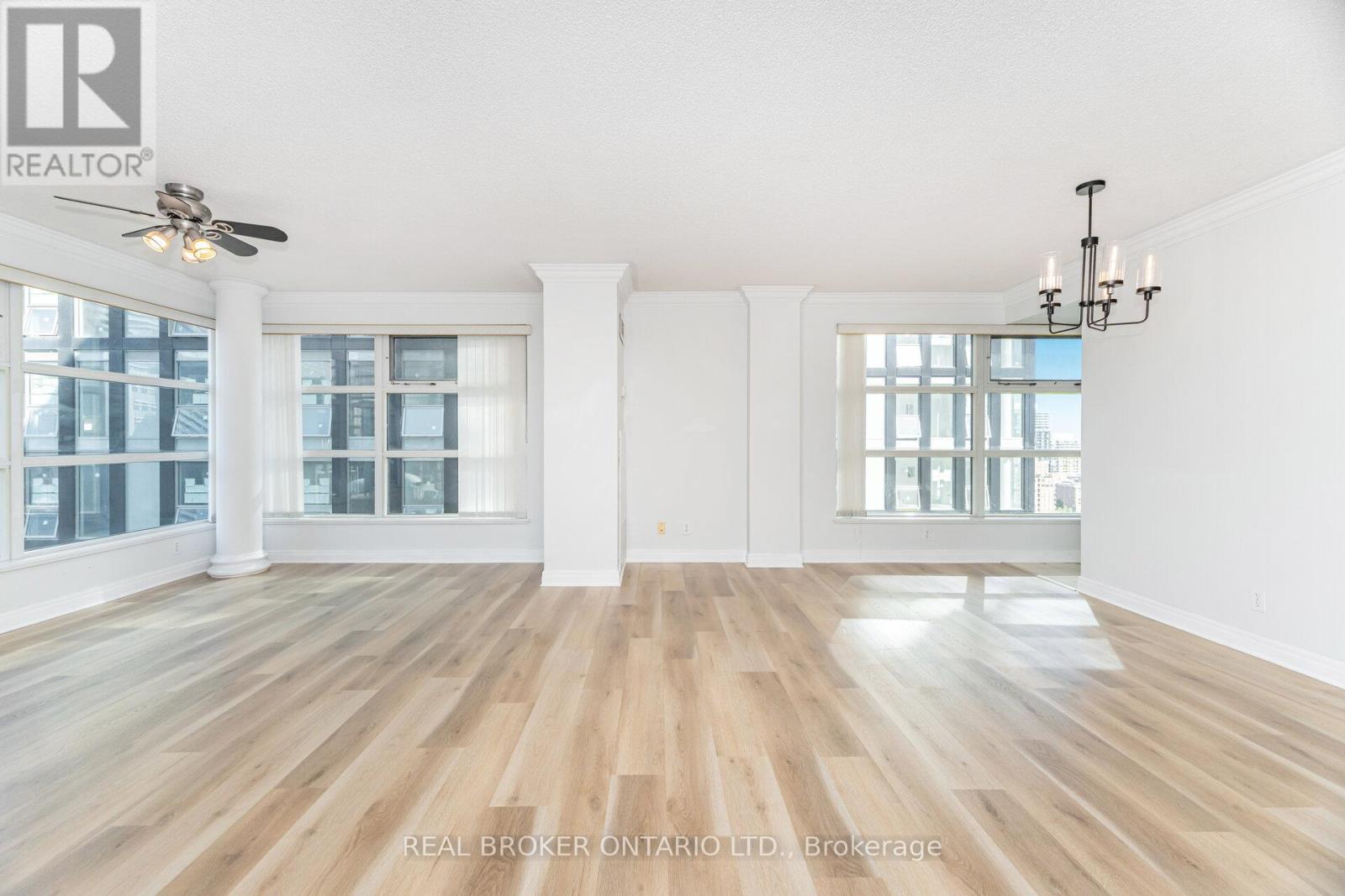 2301 - 50 Lombard Street, Toronto, Ontario  M5C 2X4 - Photo 16 - C12626672