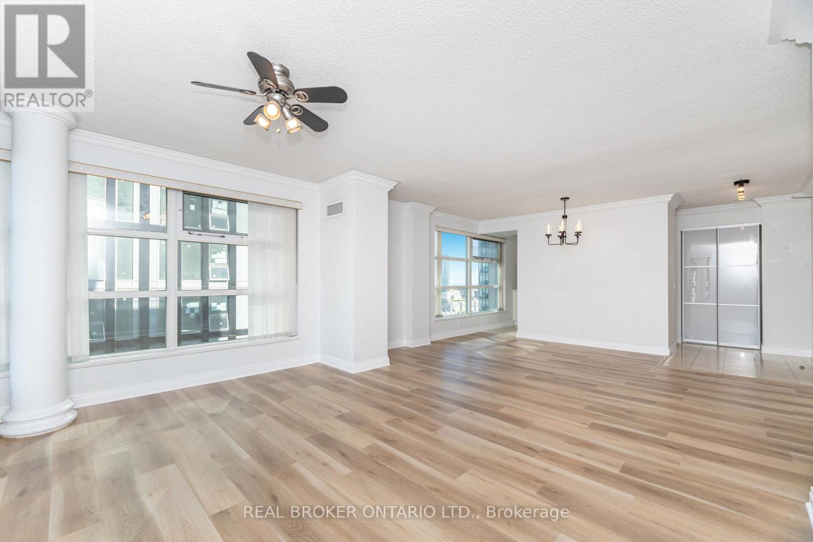 2301 - 50 Lombard Street, Toronto, Ontario  M5C 2X4 - Photo 18 - C12626672