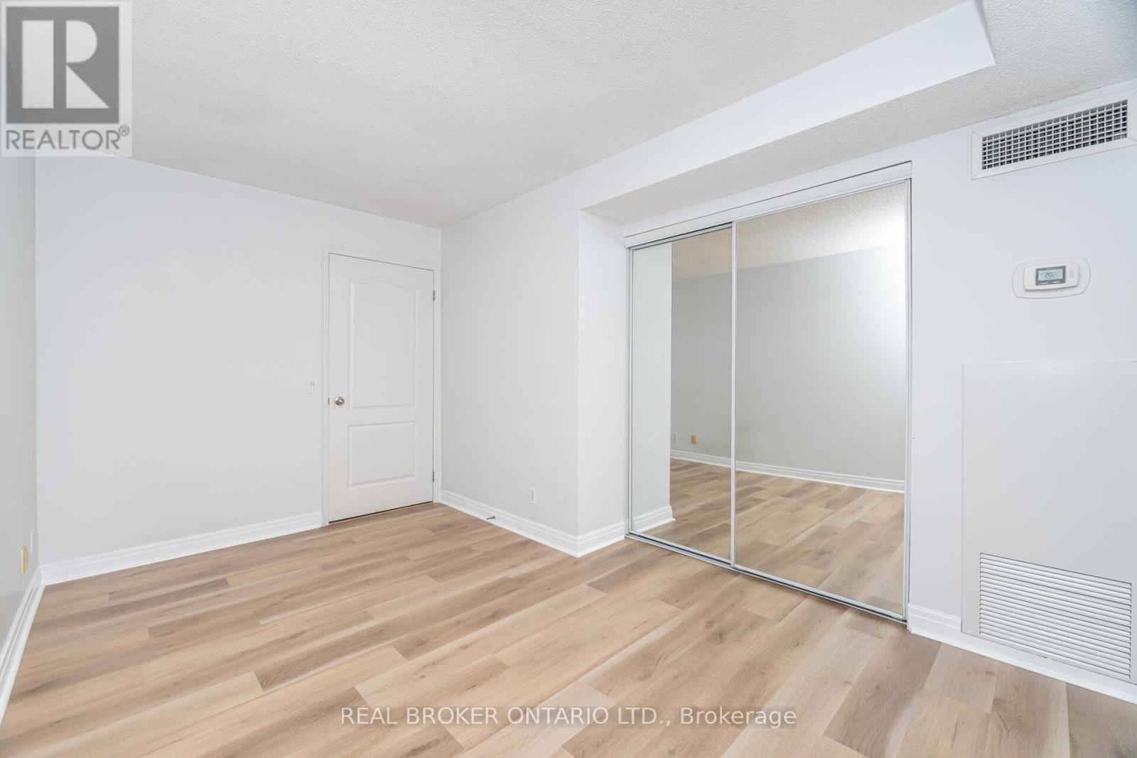 2301 - 50 Lombard Street, Toronto, Ontario  M5C 2X4 - Photo 36 - C12626672