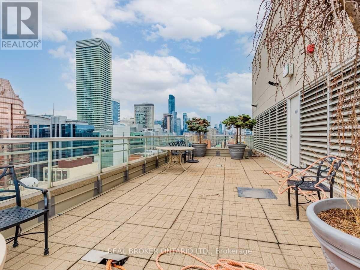 2301 - 50 Lombard Street, Toronto, Ontario  M5C 2X4 - Photo 50 - C12626672