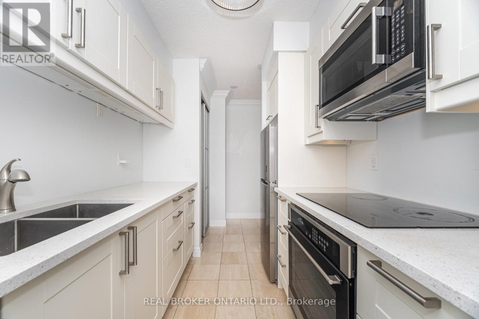 2301 - 50 Lombard Street, Toronto, Ontario  M5C 2X4 - Photo 8 - C12626672