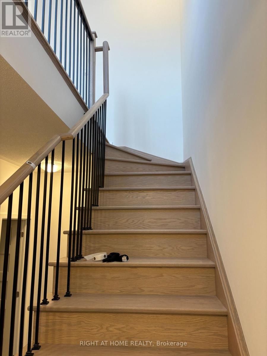 18 - 20 Lytham Green Circle, Newmarket (Glenway Estates), Ontario  L3Y 0H4 - Photo 12 - N12626656