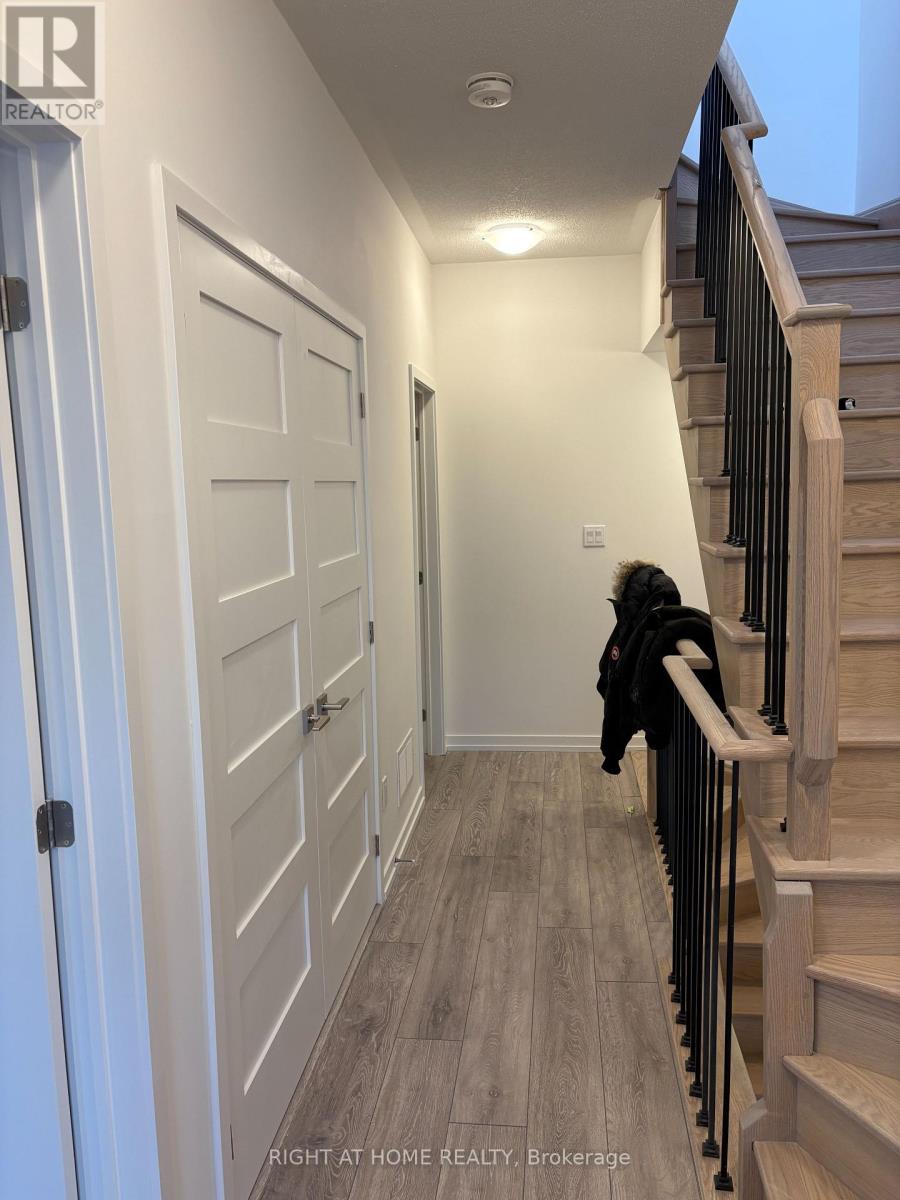 18 - 20 Lytham Green Circle, Newmarket (Glenway Estates), Ontario  L3Y 0H4 - Photo 13 - N12626656