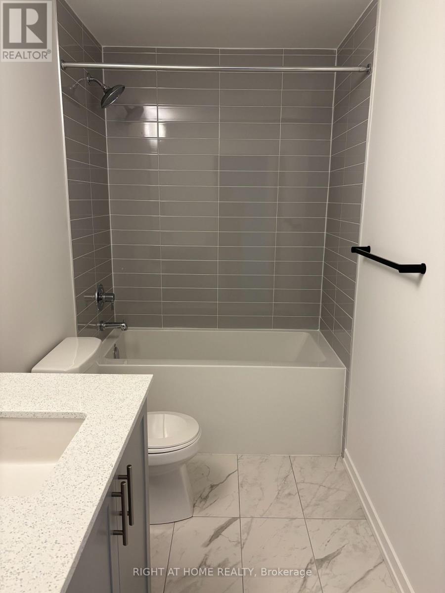 18 - 20 Lytham Green Circle, Newmarket (Glenway Estates), Ontario  L3Y 0H4 - Photo 16 - N12626656