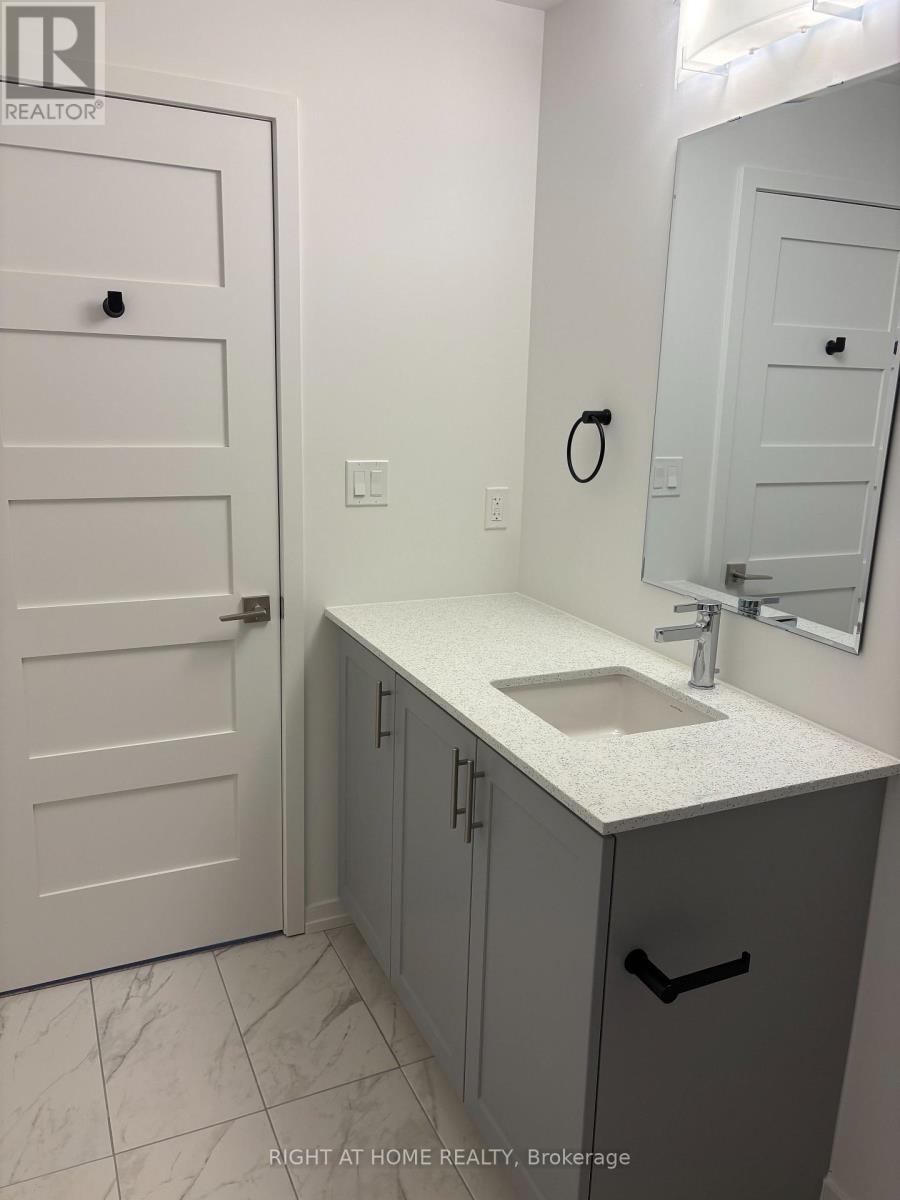 18 - 20 Lytham Green Circle, Newmarket (Glenway Estates), Ontario  L3Y 0H4 - Photo 17 - N12626656