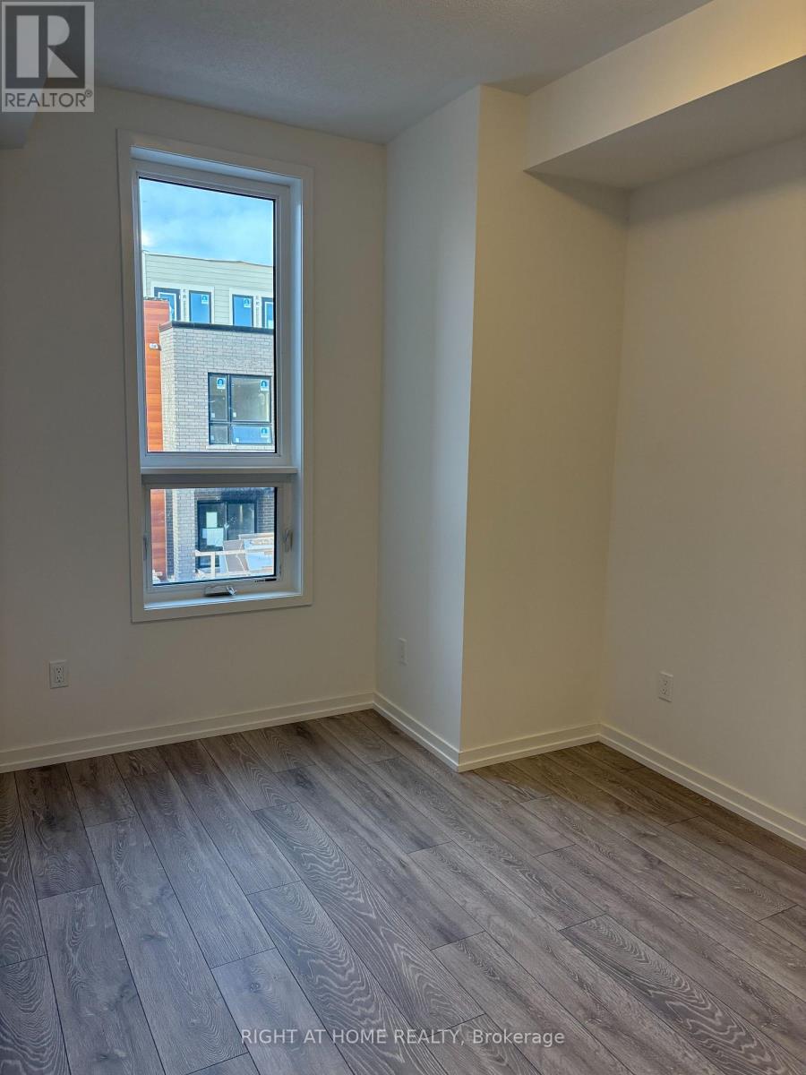 18 - 20 Lytham Green Circle, Newmarket (Glenway Estates), Ontario  L3Y 0H4 - Photo 18 - N12626656