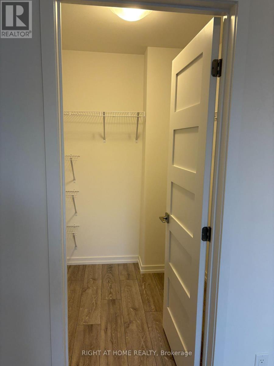 18 - 20 Lytham Green Circle, Newmarket (Glenway Estates), Ontario  L3Y 0H4 - Photo 19 - N12626656