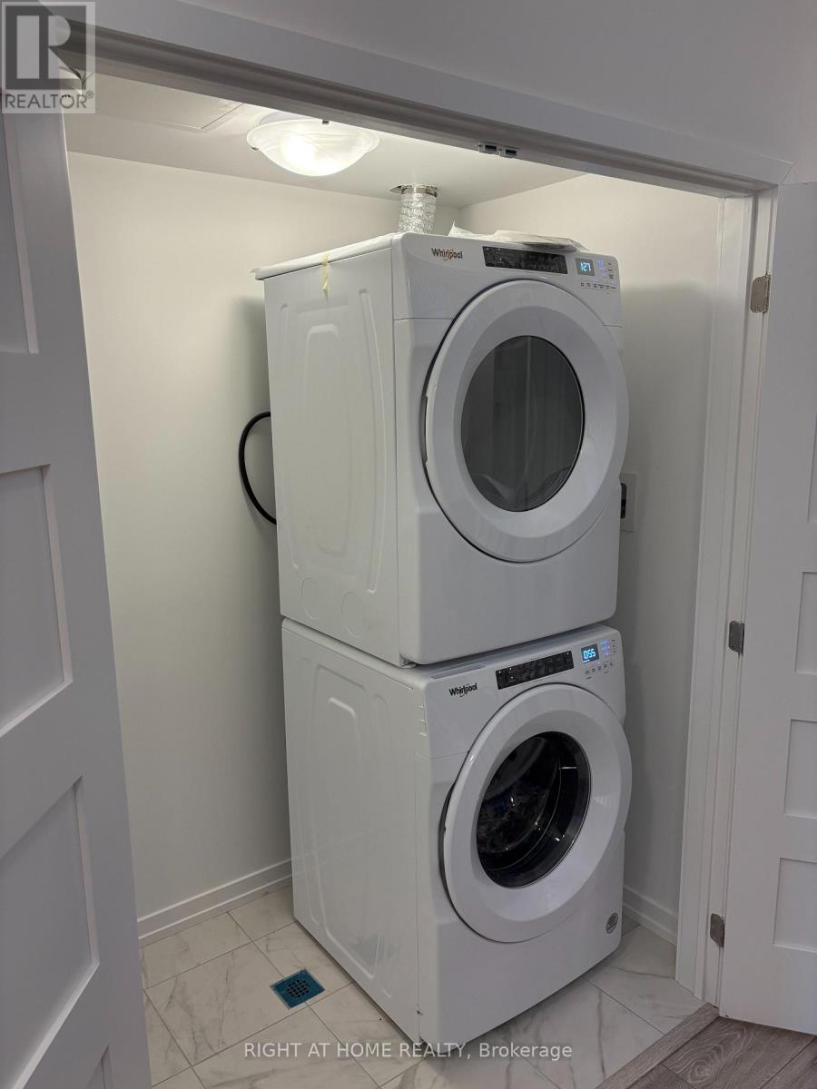 18 - 20 Lytham Green Circle, Newmarket (Glenway Estates), Ontario  L3Y 0H4 - Photo 21 - N12626656