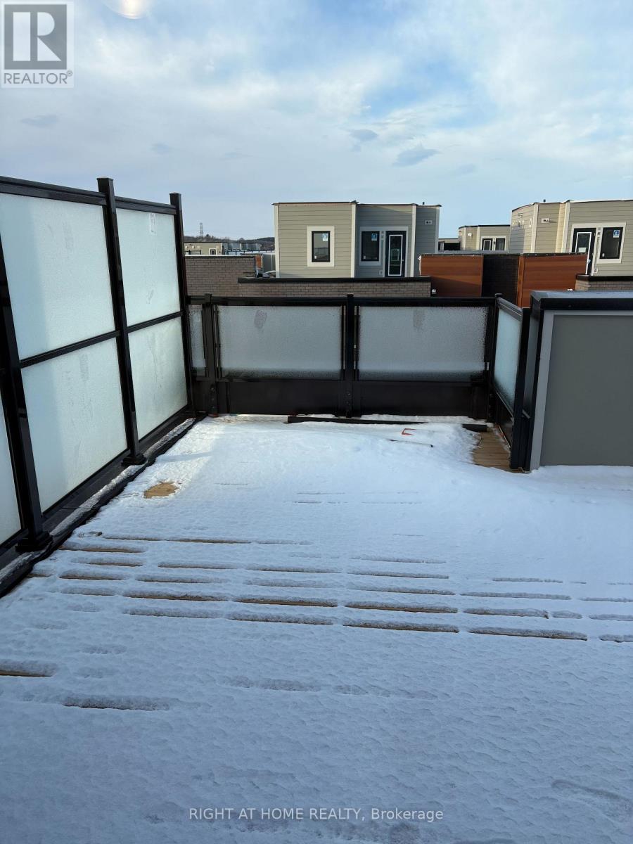 18 - 20 Lytham Green Circle, Newmarket (Glenway Estates), Ontario  L3Y 0H4 - Photo 23 - N12626656