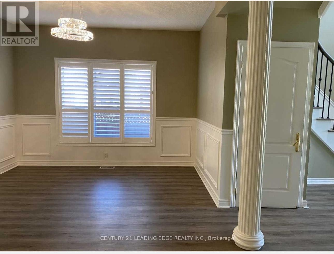 552 Melville Avenue, Vaughan (Maple), Ontario  L6A 2M3 - Photo 4 - N12626658