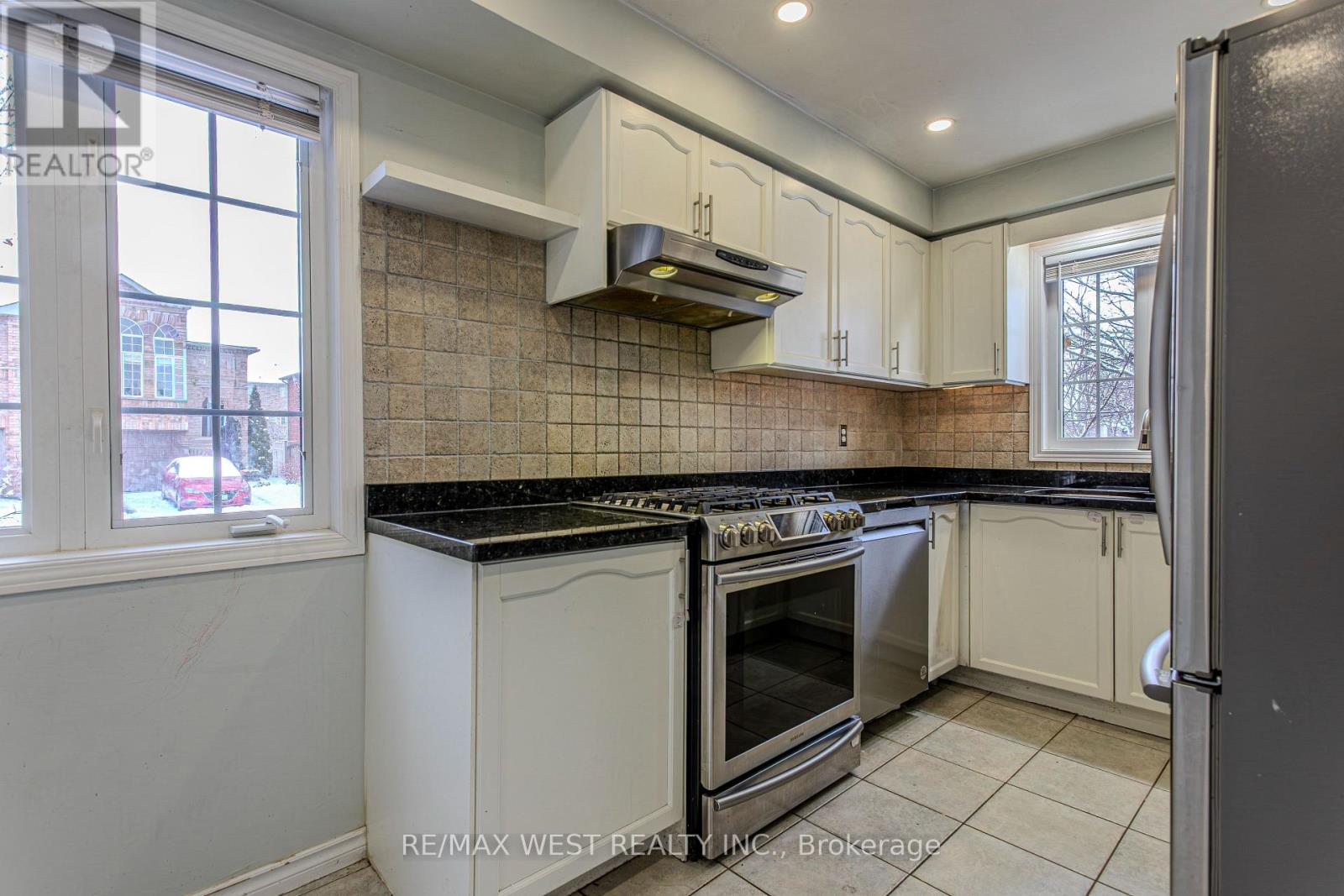 1508 Pinecliff Road, Oakville, Ontario  L6M 4A9 - Photo 11 - W12605816