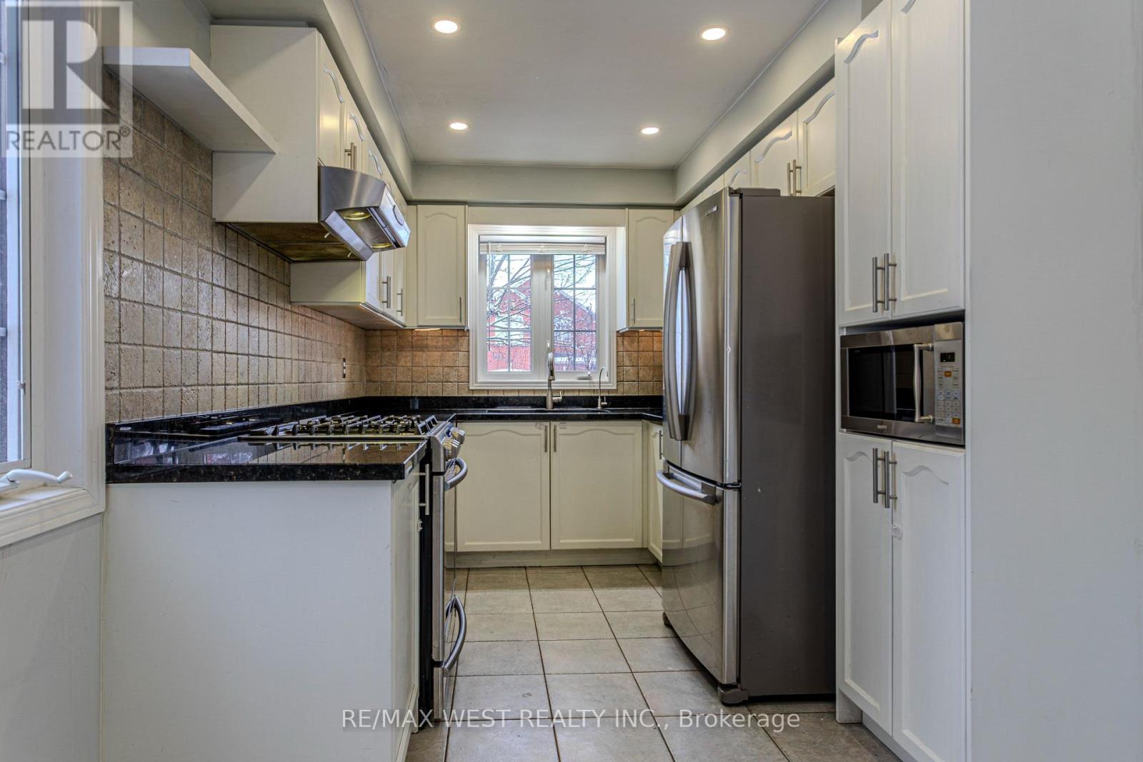 1508 Pinecliff Road, Oakville, Ontario  L6M 4A9 - Photo 10 - W12605816