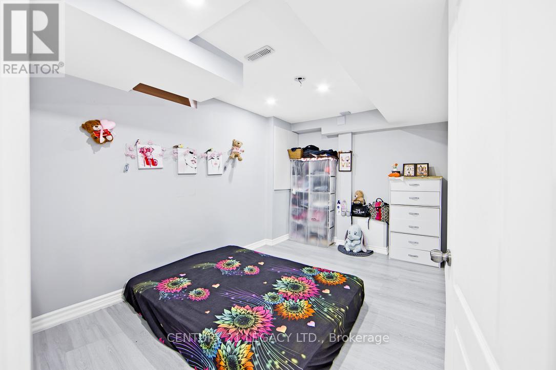 Basement - 21 Mara Crescent, Brampton (Downtown Brampton), Ontario  L6V 4C5 - Photo 5 - W12626646