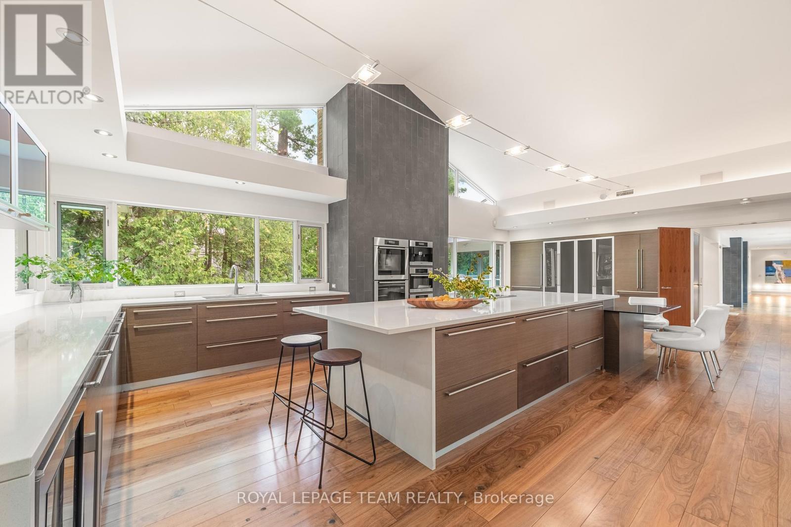 55 Willingdon Road, Ottawa, Ontario  K1M 2J6 - Photo 9 - X12213812