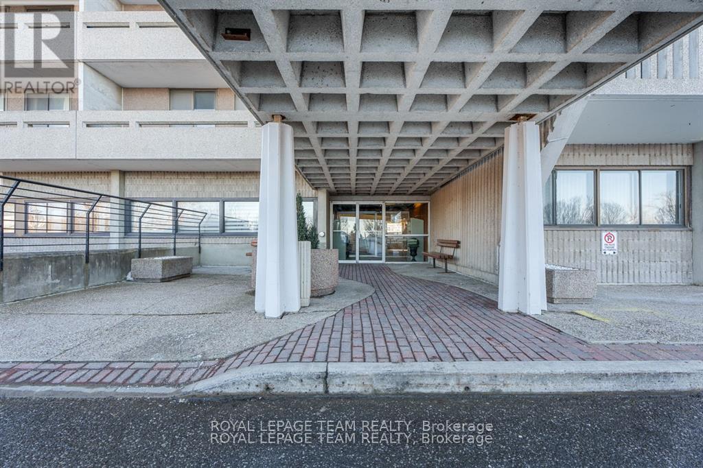 2004 - 415 Greenview Avenue, Ottawa, Ontario  K2B 8G5 - Photo 27 - X12379154