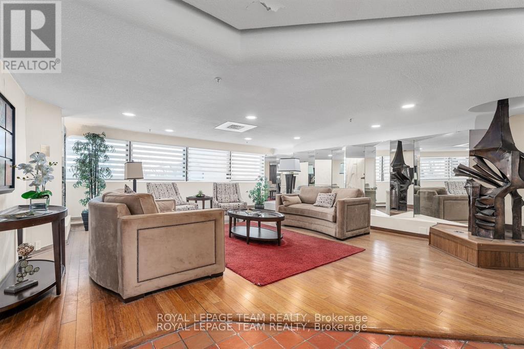 2004 - 415 Greenview Avenue, Ottawa, Ontario  K2B 8G5 - Photo 26 - X12379154