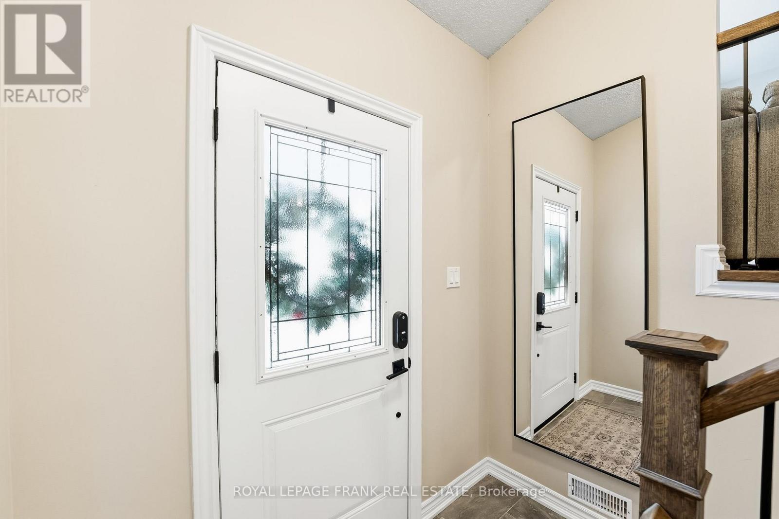 815 Attersley Drive, Oshawa, Ontario  L1K 1T4 - Photo 5 - E12626718