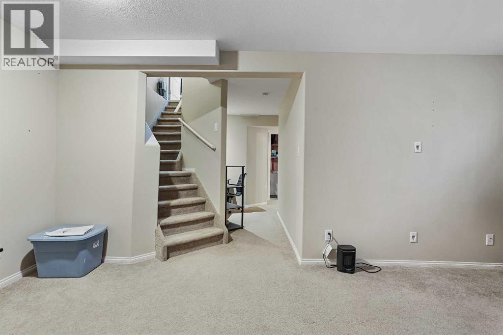 126 Silkstone Road W, Lethbridge, Alberta T1J 2G3 - Photo 32 - A2272137