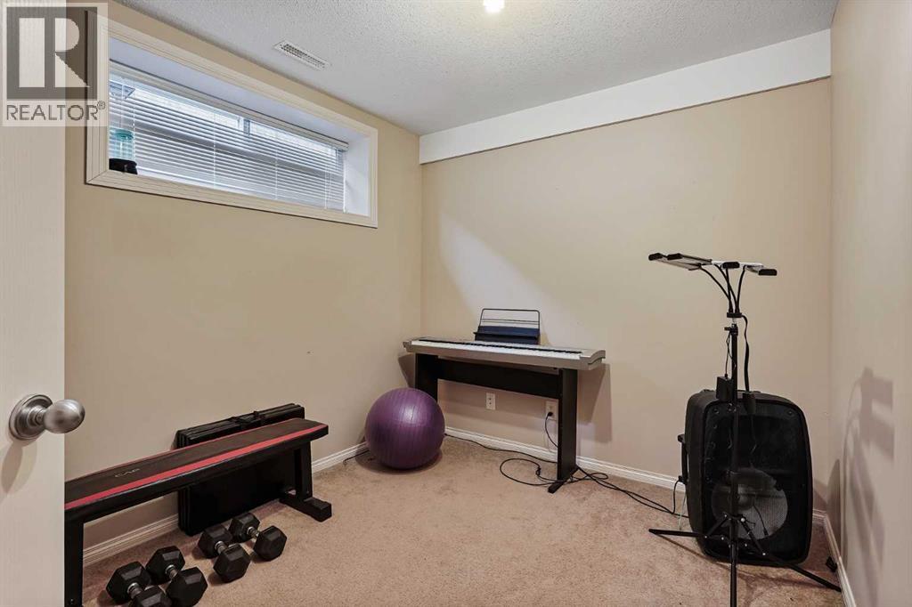 126 Silkstone Road W, Lethbridge, Alberta T1J 2G3 - Photo 28 - A2272137