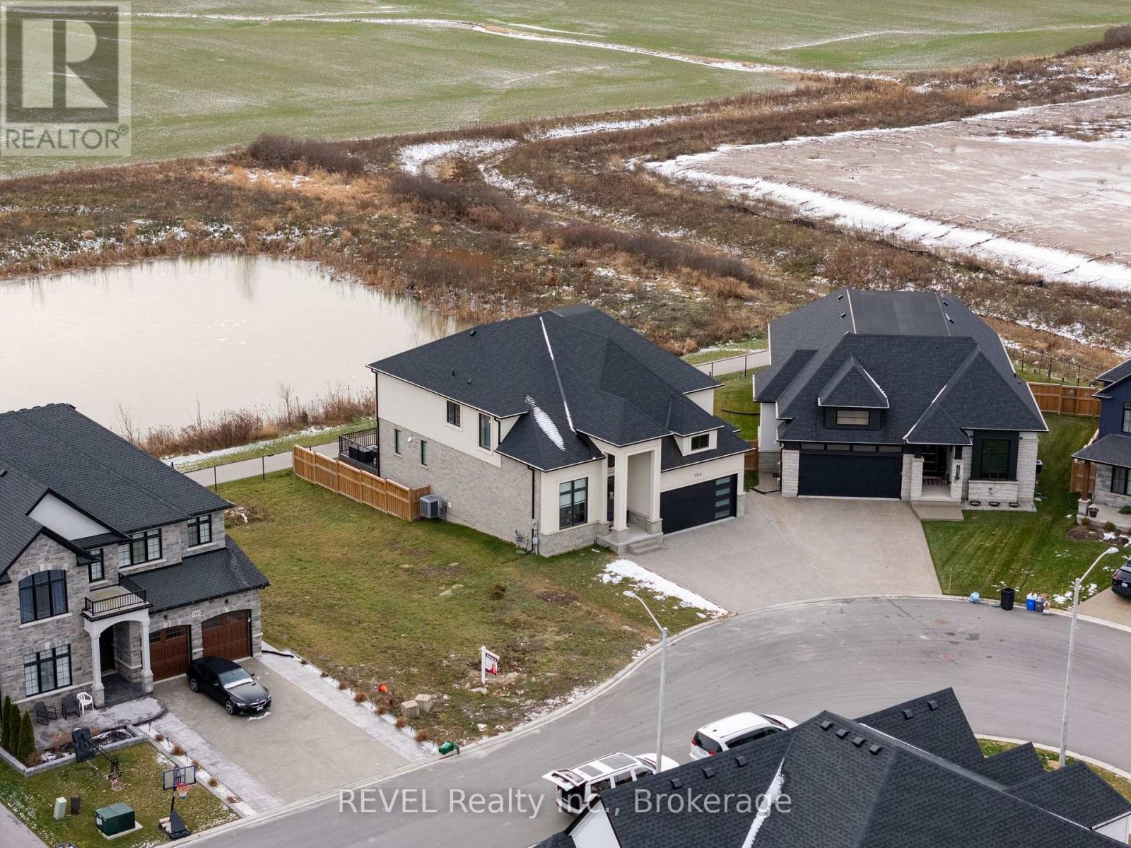 7515 Sherrilee Crescent, Niagara Falls, Ontario L2H 3T4 - Photo 5 - X12467586