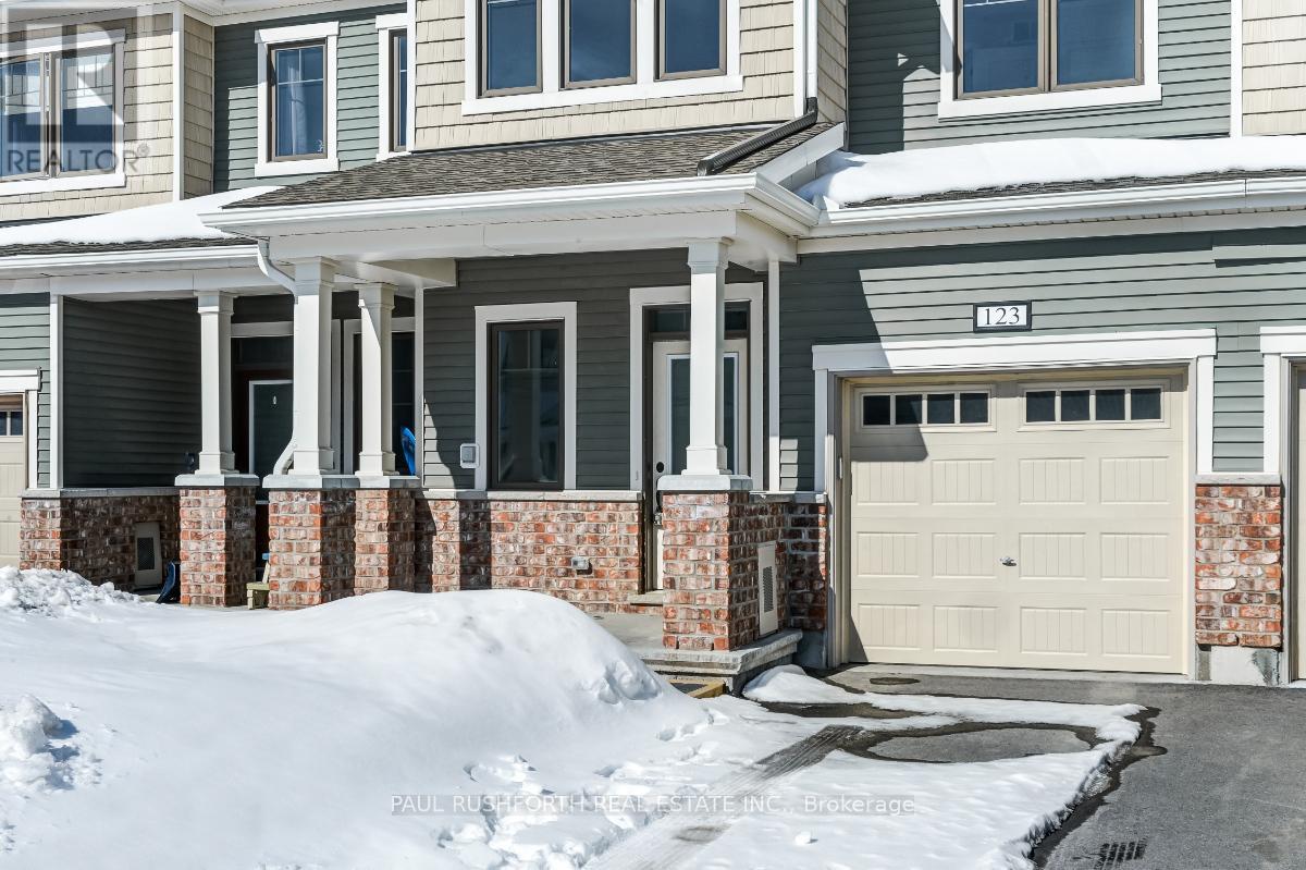 123 Pictou Crescent, Ottawa, Ontario  K2V 0H2 - Photo 2 - X12626738