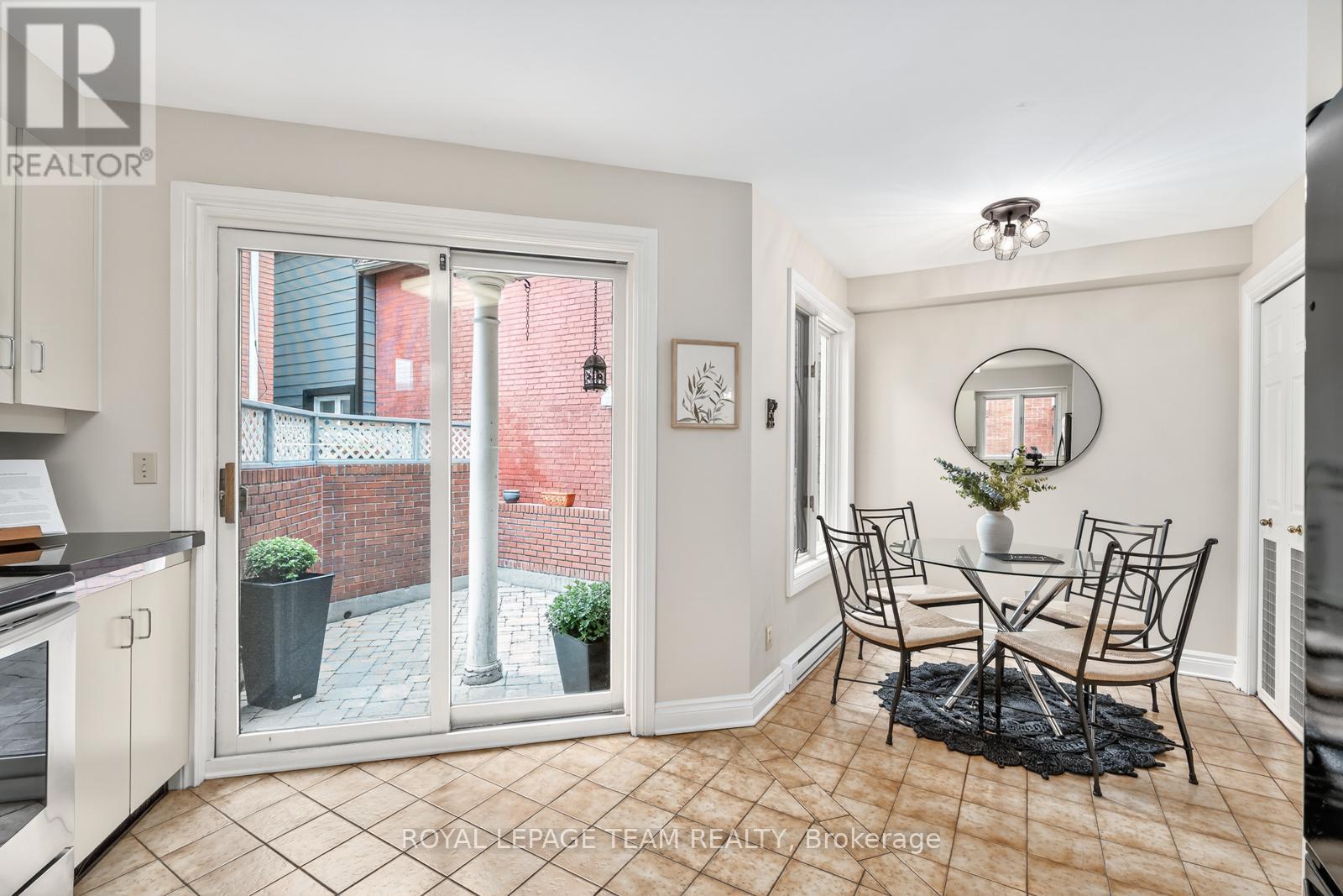 9 - 292 Laurier Avenue, Ottawa, Ontario  K1N 6P5 - Photo 16 - X12371013