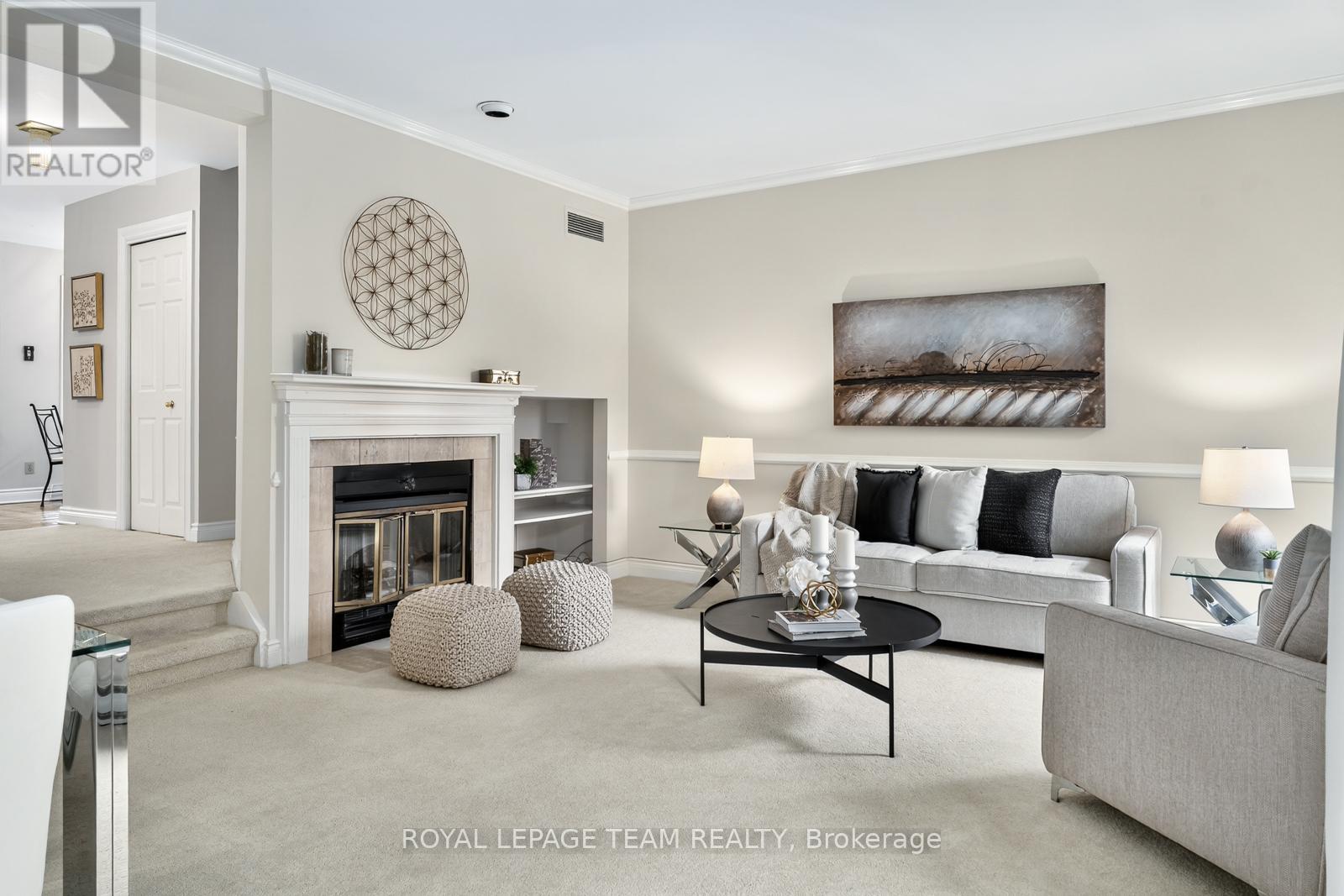 9 - 292 Laurier Avenue, Ottawa, Ontario  K1N 6P5 - Photo 4 - X12371013